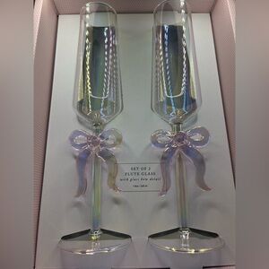 Cupcakes and Cashmere Pink Bow Iridescent Glass Champagne Flutes 7.8oz Viral NEW